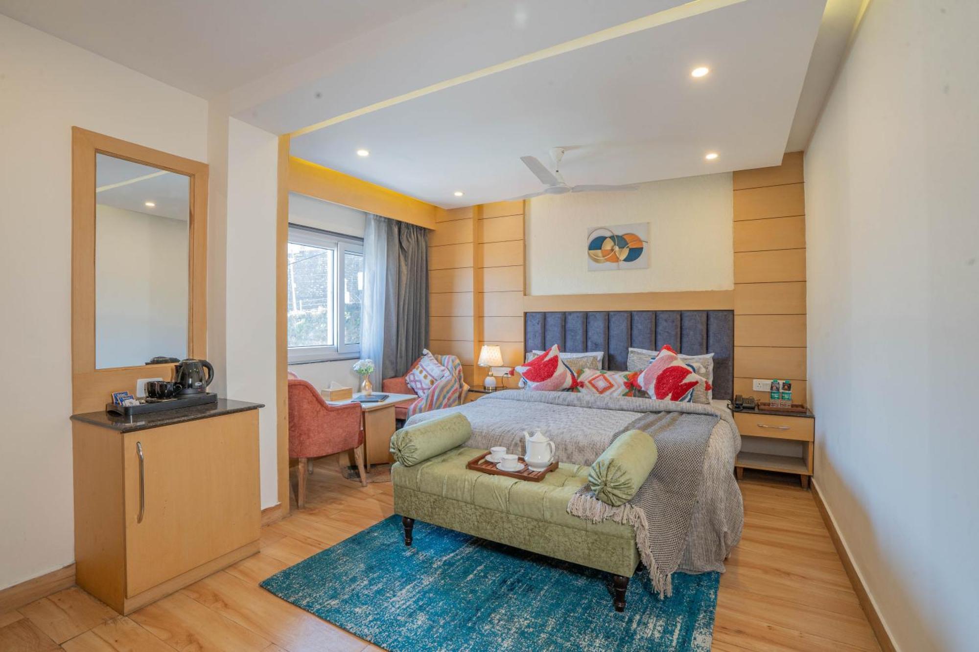 מוסורי Perfectstayz Premium At Mall Road מראה חיצוני תמונה
