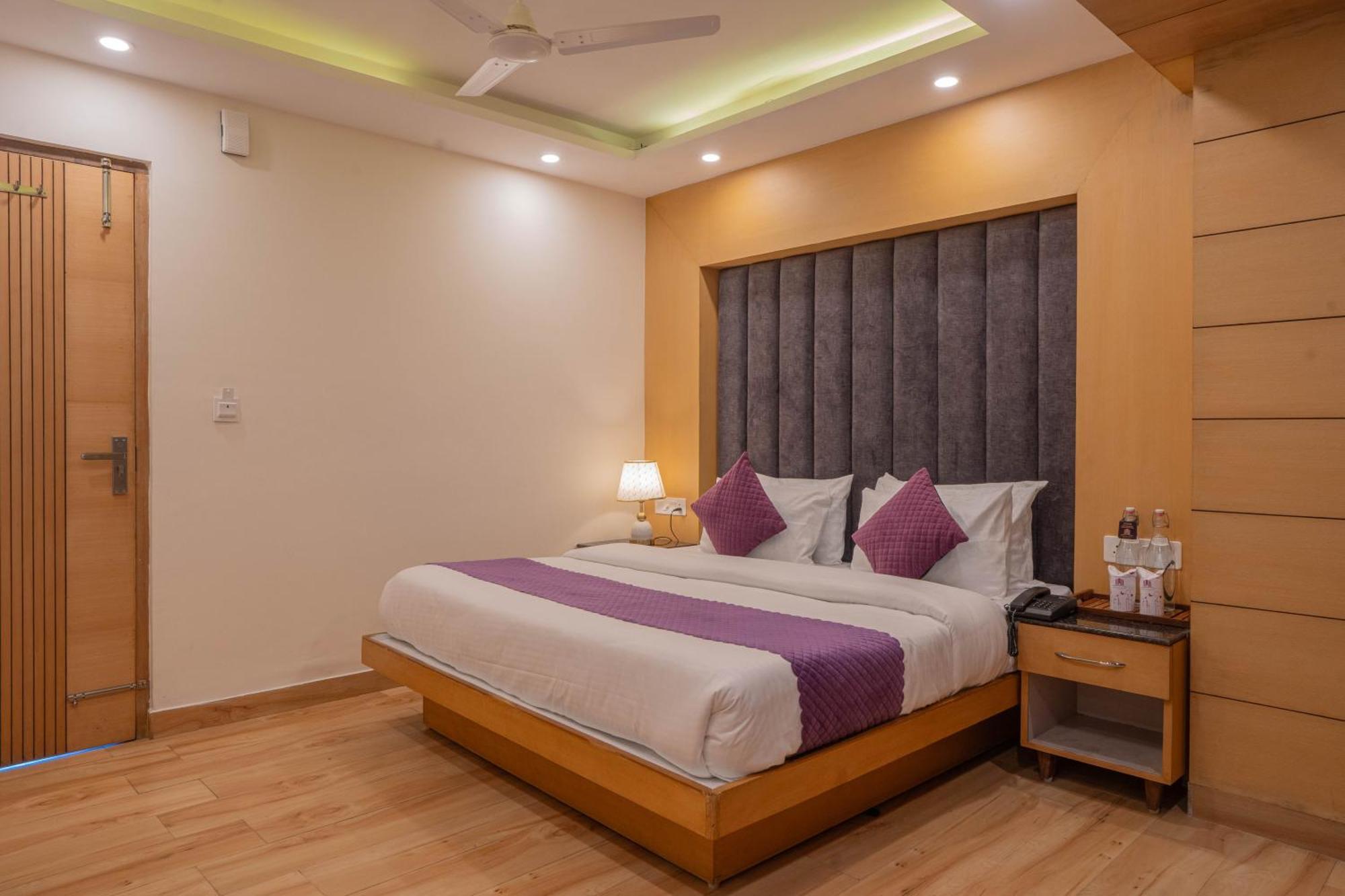 מוסורי Perfectstayz Premium At Mall Road מראה חיצוני תמונה