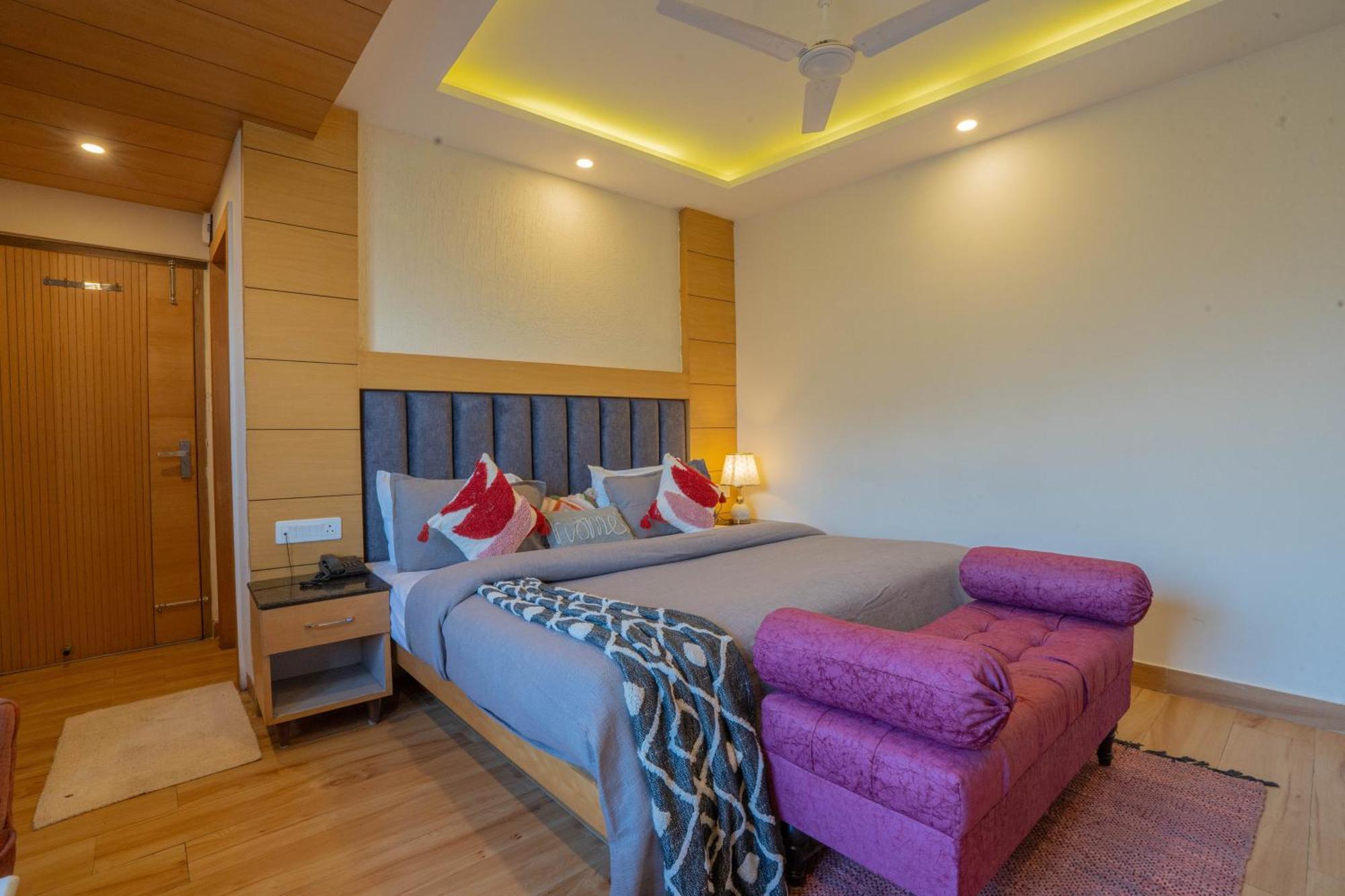 מוסורי Perfectstayz Premium At Mall Road מראה חיצוני תמונה