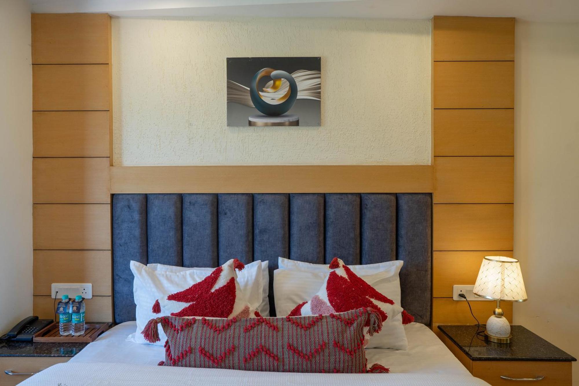 מוסורי Perfectstayz Premium At Mall Road מראה חיצוני תמונה